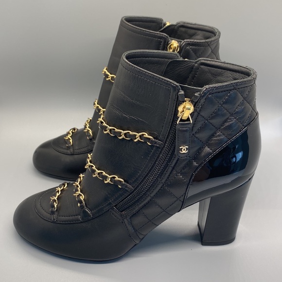 CHANEL Interlocking CC Logo Boots Authentic - Picture 3 of 16